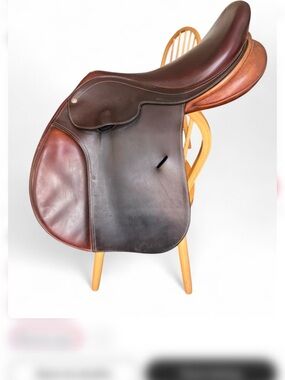 Collegiate Convertible Diploma wool flocked Jumping/Close Contact Saddle 17.5”